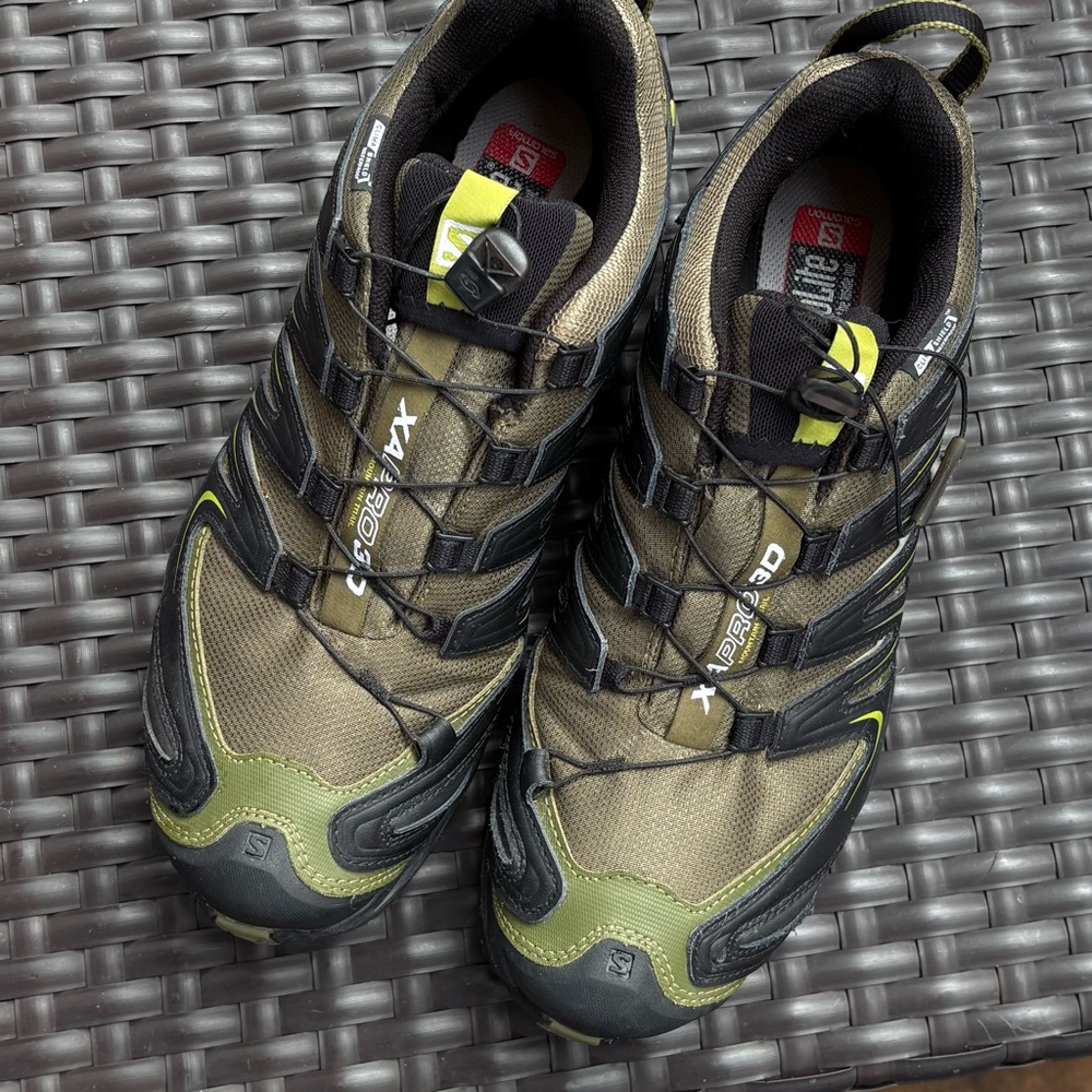 Salomon Men's Olive and Black Athletic Shoes